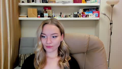 Snapshot of kara_smith_ chatting on 12.12.24 Kara. Off from 15th till 24th of December online show from 12.12.24