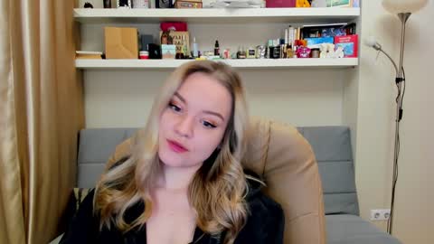 Snapshot of kara_smith_ chatting on 12.12.24 Kara. Off from 15th till 24th of December online show from 12.12.24