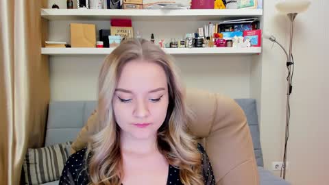 Snapshot of kara_smith_ chatting on 01.10.25 Kara. Off from 15th till 24th of December online show from 01.10.25