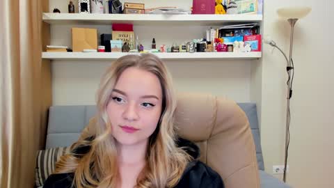 Snapshot of kara_smith_ chatting on 01.15.25 Kara. Off from 15th till 24th of December online show from 01.15.25