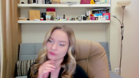 Snapshot of kara_smith_ chatting on 01.24.25 Kara. Off from 15th till 24th of December online show from 01.24.25
