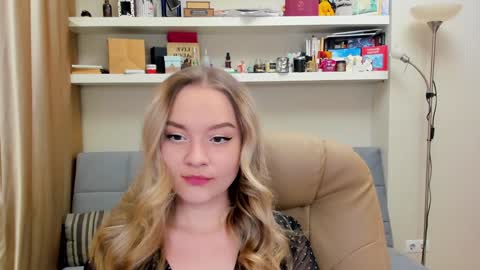 Snapshot of kara_smith_ chatting on 01.26.25 Kara. Off from 15th till 24th of December online show from 01.26.25