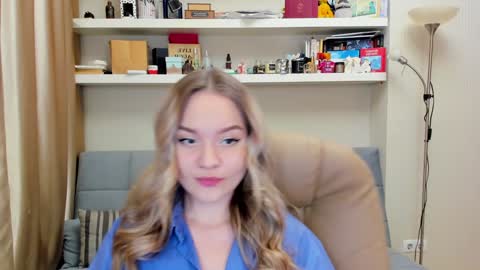 Snapshot of kara_smith_ chatting on 01.29.25 Kara. Off from 15th till 24th of December online show from 01.29.25