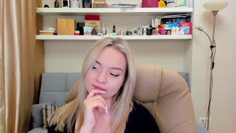 Snapshot of kara_smith_ chatting on 02.09.25 Kara. Off from 15th till 24th of December online show from 02.09.25