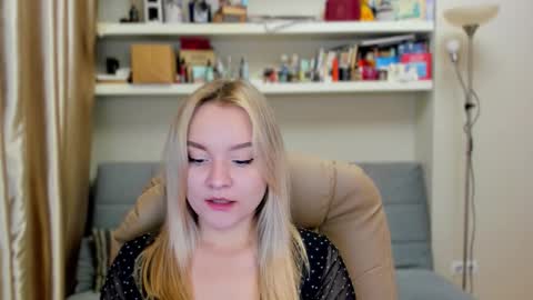 Snapshot of kara_smith_ chatting on 09.18.25 Kara. Off from 15th till 24th of December online show from 09.18.25
