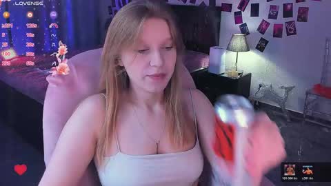 Snapshot of karambamoon chatting on 05.31.26 Lera online show from 05.31.26