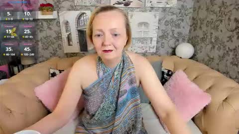 Snapshot of karen_villis chatting on 11.13.25 Karen online show from 11.13.25