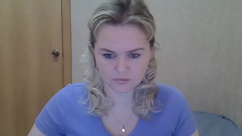Snapshot of karennelsonx chatting on 04.19.26 karennelsonx online show from 04.19.26