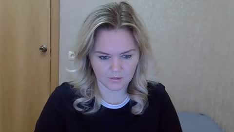 Snapshot of karennelsonx chatting on 04.23.26 karennelsonx online show from 04.23.26