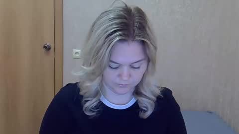 Snapshot of karennelsonx chatting on 04.23.26 karennelsonx online show from 04.23.26