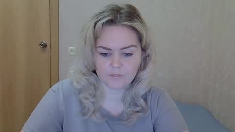 Snapshot of karennelsonx chatting on 05.04.26 karennelsonx online show from 05.04.26