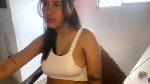 Snapshot of kariina_candy chatting on 06.05.26 kariina candy and fox online show from 06.05.26