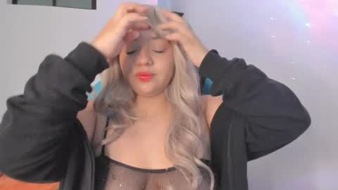 Snapshot of kariina_wong chatting on 05.10.26 kariina_wong online show from 05.10.26