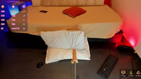 Snapshot of karimee15 chatting on 12.15.25 Karime online show from 12.15.25