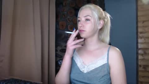 Snapshot of karina_fun chatting on 12.15.25 karina online show from 12.15.25