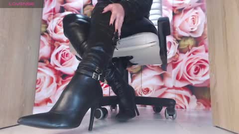 Snapshot of karina_mistress chatting on 05.03.26 Karina Mistress online show from 05.03.26