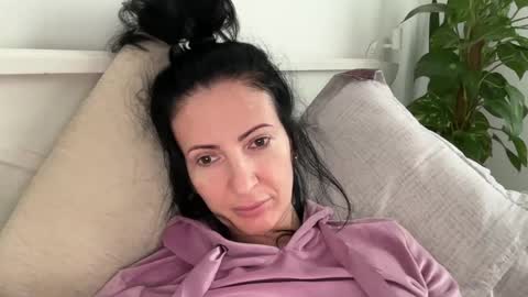 Snapshot of karinablair chatting on 03.04.25 Karina online show from 03.04.25