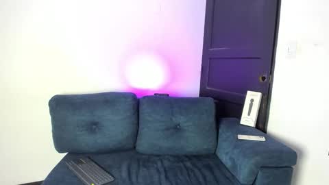 karinapreston_ online show from 12.04.25