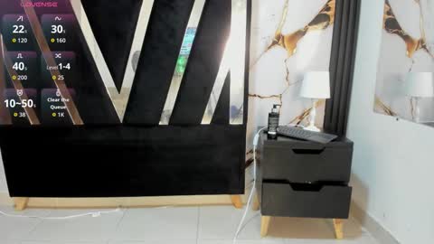 KarinaSimonz online show from 12.18.25