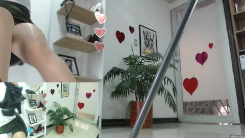 Snapshot of karinbellee chatting on 02.19.25 Karin online show from 02.19.25