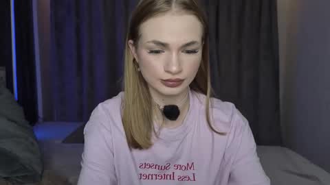 Snapshot of karinchik544 chatting on 11.12.25 karinchik544 online show from 11.12.25