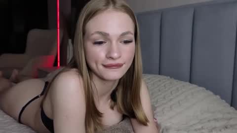 Snapshot of karinchik544 chatting on 04.26.26 karinchik544 online show from 04.26.26