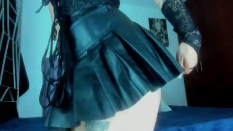 KARINNA  RAVEN online show from 10.10.25