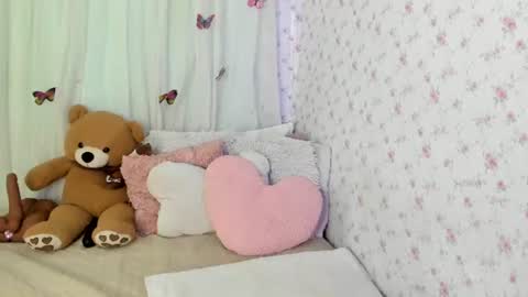 Snapshot of karinna_ebony chatting on 06.27.26 karinna_ebony online show from 06.27.26