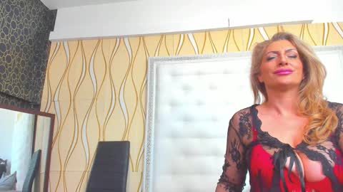 Snapshot of karissia_ chatting on 02.14.26 KARISSIA online show from 02.14.26