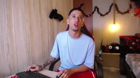 Snapshot of karl_kalvin chatting on 10.25.25 KARLA Y KALVIN online show from 10.25.25