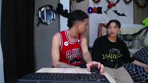 Snapshot of karl_kalvin chatting on 10.31.25 KARLA Y KALVIN online show from 10.31.25