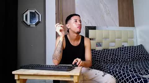 Snapshot of karl_kalvin chatting on 11.06.25 KARLA Y KALVIN online show from 11.06.25