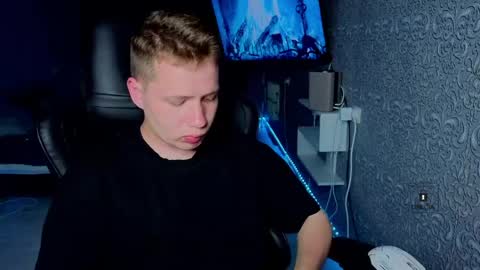 Snapshot of karl_night_ chatting on 05.16.26 karl night online show from 05.16.26