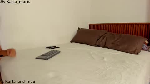 Snapshot of karla_and_mau chatting on 03.10.26 Karla Mau online show from 03.10.26