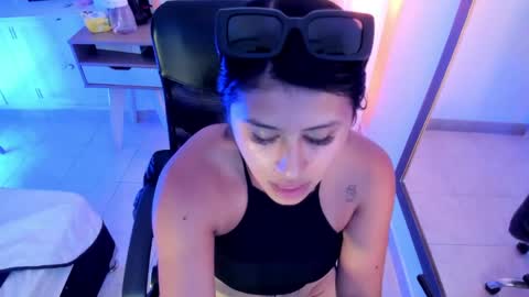 Snapshot of karla_gonzaless chatting on 05.26.26 Karla Gonzaless online show from 05.26.26
