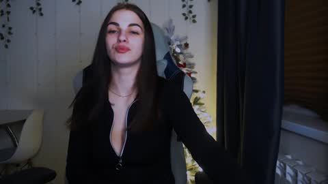 Snapshot of karla_sim chatting on 12.04.24 Ask me online show from 12.04.24