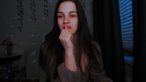 Snapshot of karla_sim chatting on 01.21.25 Ask me online show from 01.21.25