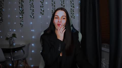 Snapshot of karla_sim chatting on 01.25.25 Ask me online show from 01.25.25