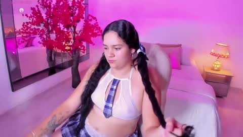 Snapshot of karlie_small chatting on 04.17.26 Karli online show from 04.17.26