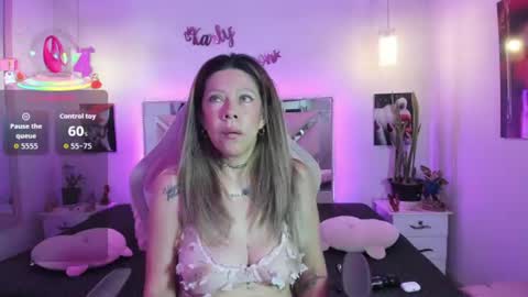 Snapshot of karly_moonn chatting on 06.19.26 Karly Moonns online show from 06.19.26