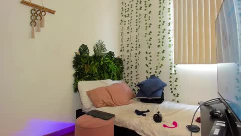 Karlye online show from 03.10.25