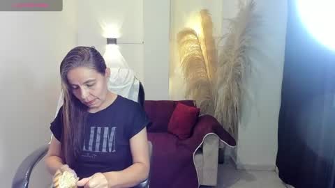 Snapshot of karlye_hot chatting on 06.12.26 KARLYE online show from 06.12.26