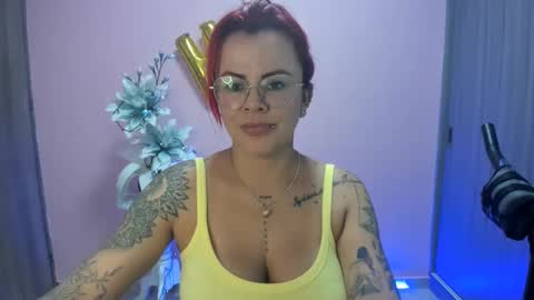 Snapshot of karol_milf__ chatting on 12.31.24 kAROL MILF online show from 12.31.24