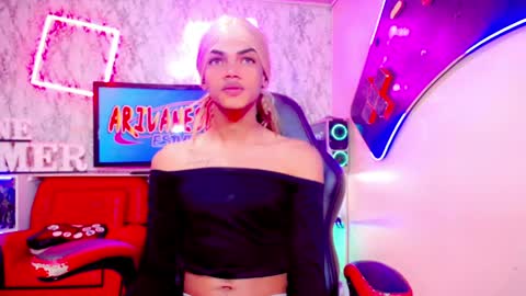 Snapshot of karol_vanessa__ chatting on 05.21.26 karol Vanessa online show from 05.21.26