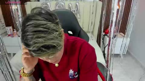 Snapshot of karolandluna chatting on 02.08.25 Karol and Luna online show from 02.08.25