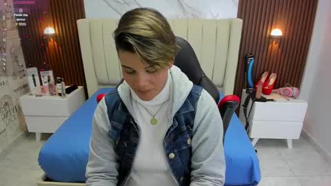 Snapshot of karolandluna chatting on 03.06.25 Karol and Luna online show from 03.06.25