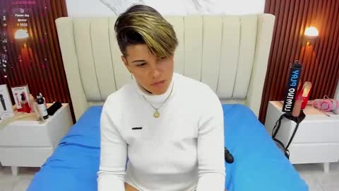 Snapshot of karolandluna chatting on 03.07.25 Karol and Luna online show from 03.07.25