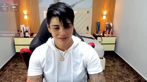 Snapshot of karolandluna chatting on 09.08.25 Karol and Luna online show from 09.08.25