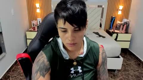 Snapshot of karolandluna chatting on 09.11.25 Karol and Luna online show from 09.11.25