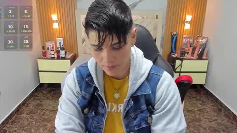 Snapshot of karolandluna chatting on 09.30.25 Karol and Luna online show from 09.30.25